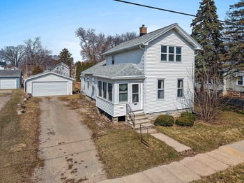 1016 Otter Ave, Oshkosh, WI 54901