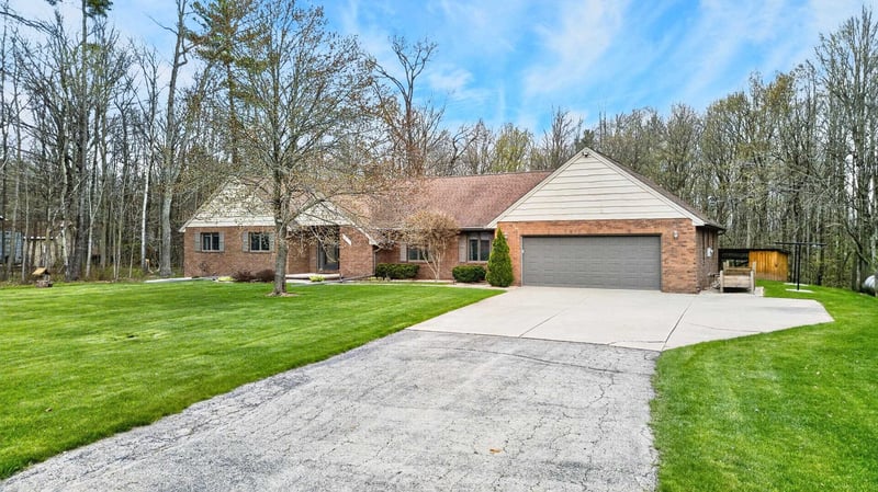 N1212 Clune Rd, Kaukauna, WI 54130
