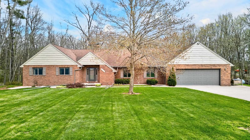 N1212 Clune Rd, Kaukauna, WI 54130
