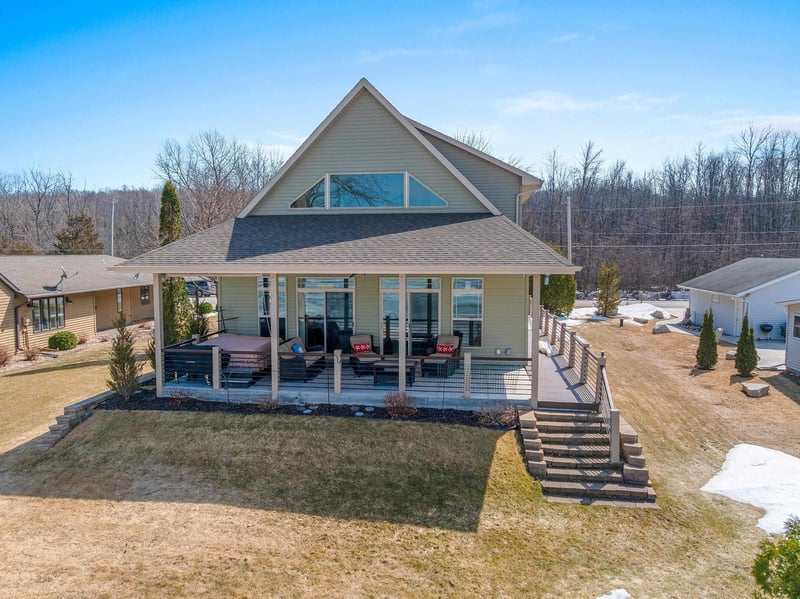 4813 Edgewater Beach Rd, Green Bay, WI 54311-9799