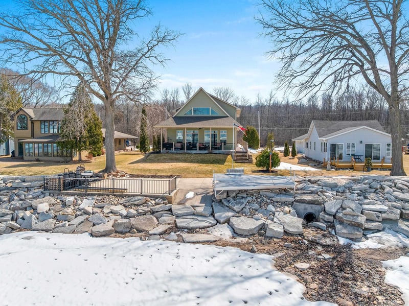 4813 Edgewater Beach Rd, Green Bay, WI 54311-9799