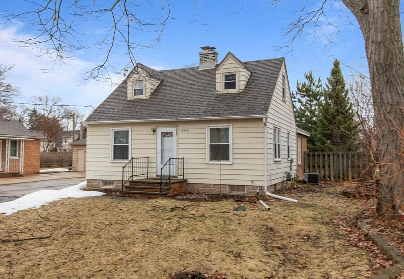 2436 Hickory Ln, Appleton, WI 54915