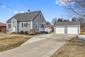 1542 9th St, Green Bay, WI 54304-3018