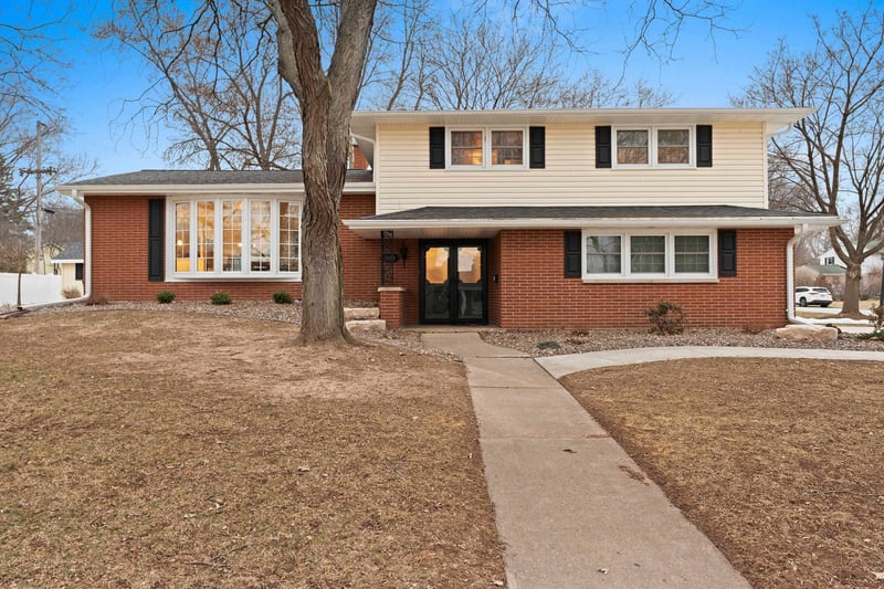 3520 Briar Ter, Green Bay, WI 54301-1126