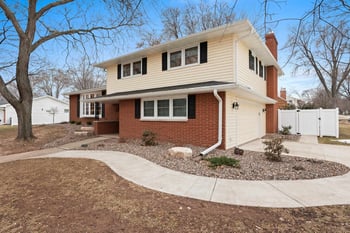 3520 Briar Ter, Green Bay, WI 54301-1126