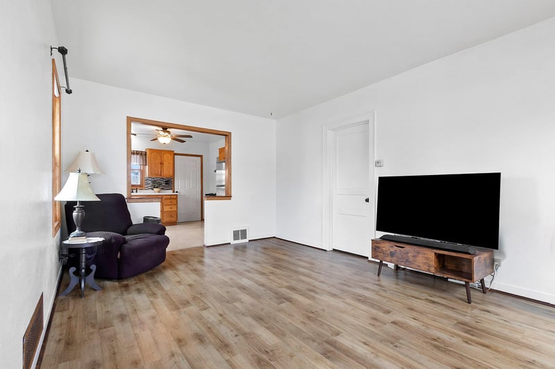 525 Dutton Ave, Green Bay, WI 54304-4923