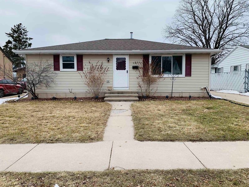 901 Park St, Green Bay, WI 54303-4142