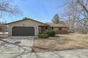 1024 Edgewood Dr, Green Bay, WI 54311