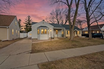1132 12th Ave, Green Bay, WI 54304