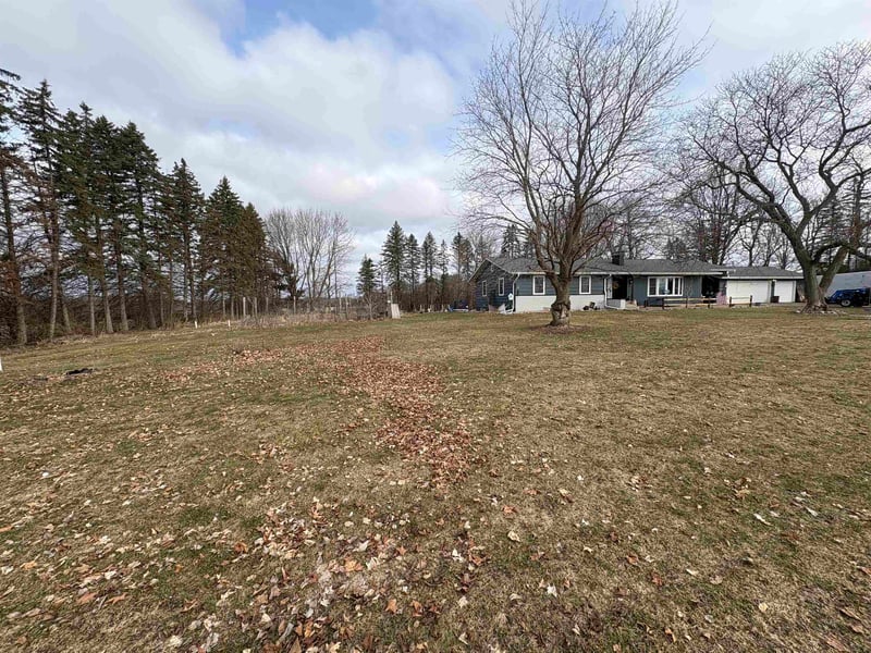 W8166 Belle Plaine Ave, Shawano, WI 54166