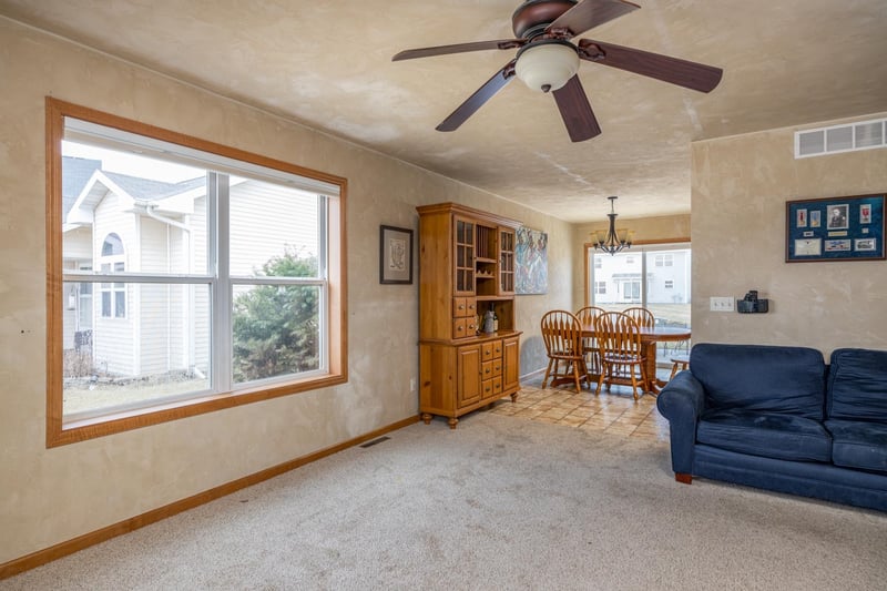 2642 Marathon Ave, Neenah, WI 54956