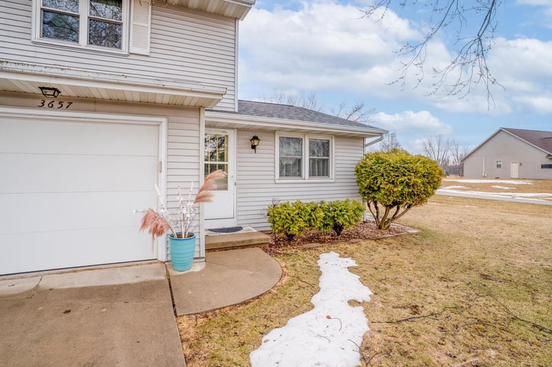 3655 East River Dr, Green Bay, WI 54301