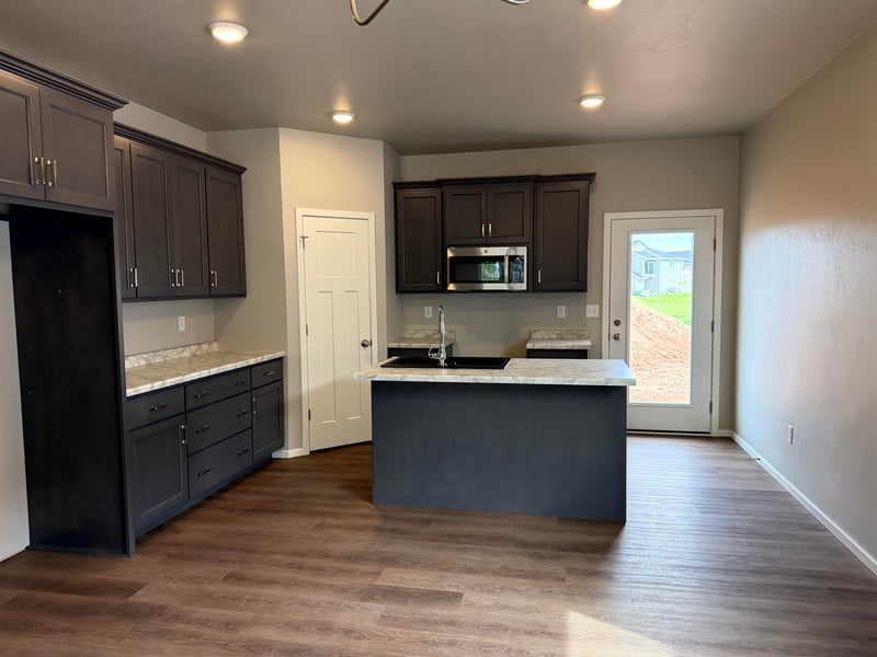 944 Enclave Ct, De Pere, WI 54115