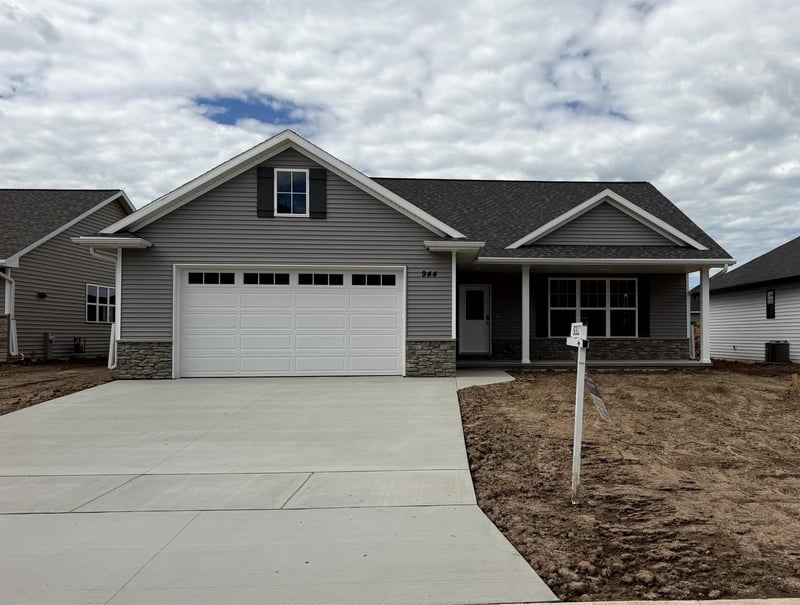 944 Enclave Ct, De Pere, WI 54115