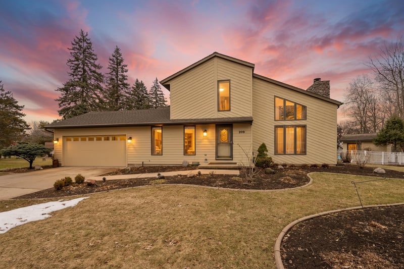 209 Trillium Cir, Green Bay, WI 54313