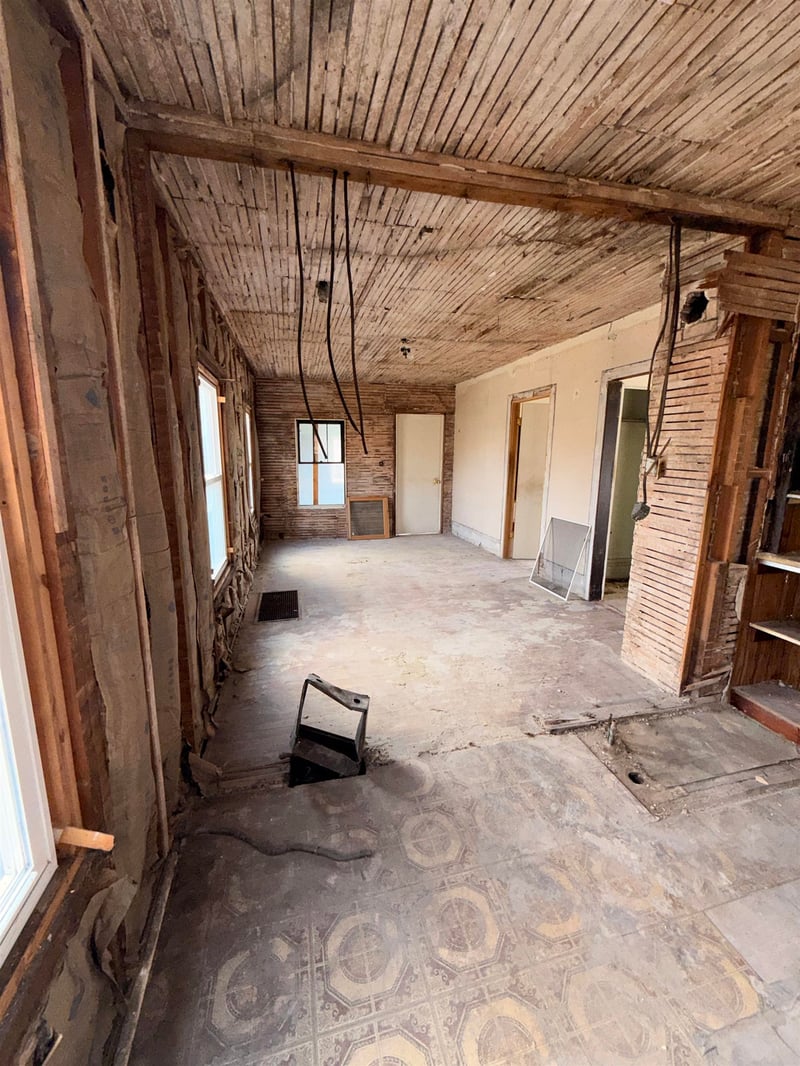 10 Gruenwald Ave, Oshkosh, WI 54901