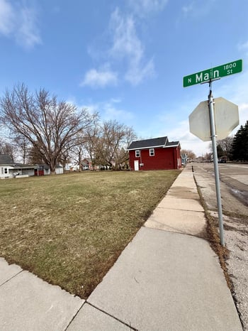 10 E Gruenwald Ave, Oshkosh, WI 54901