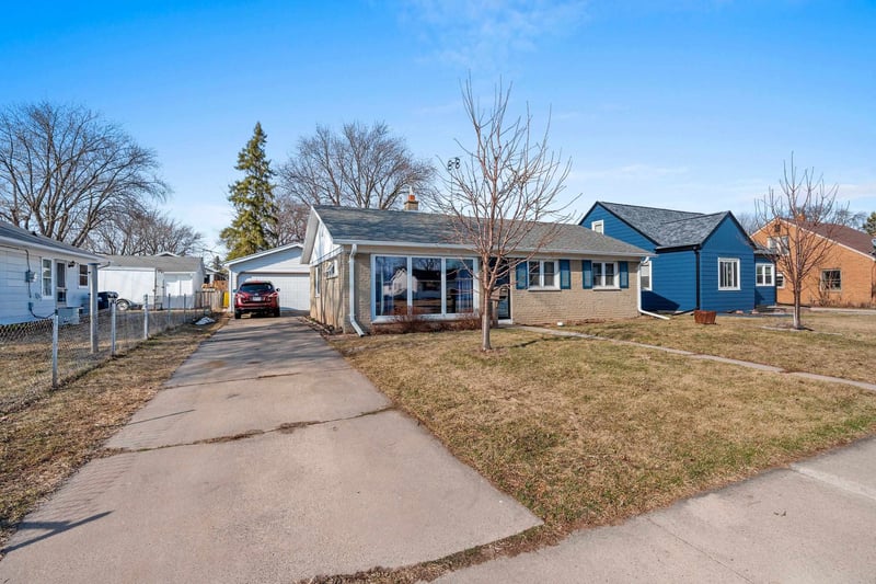 823 Jean St, Neenah, WI 54956