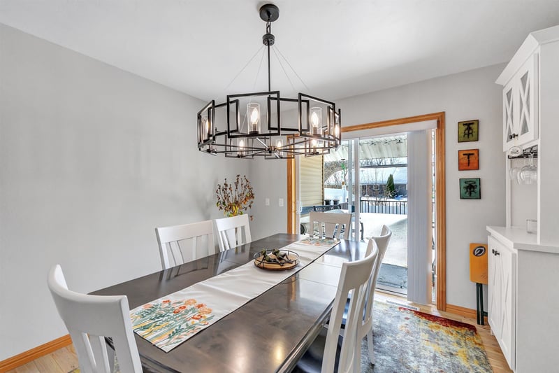1495 Snowshoe Trl, Suamico, WI 54173