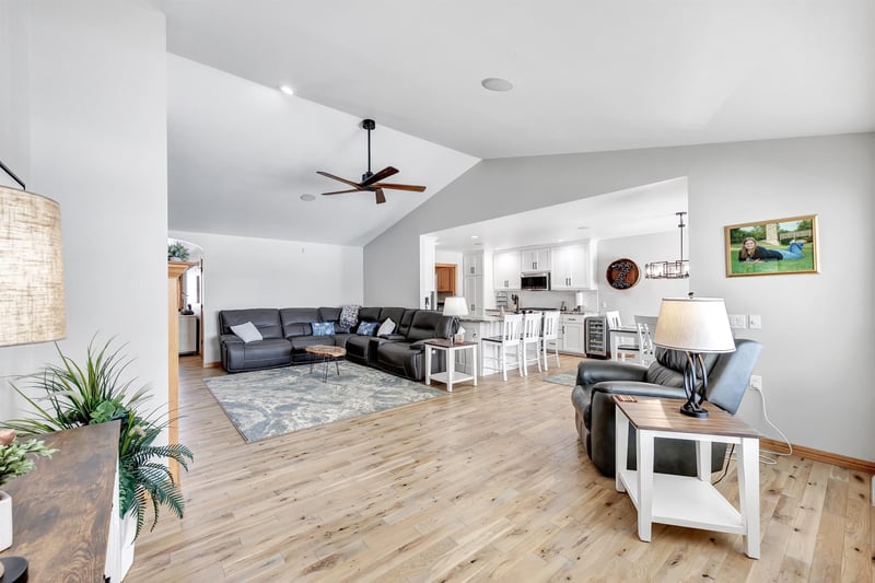 1495 Snowshoe Trl, Suamico, WI 54173