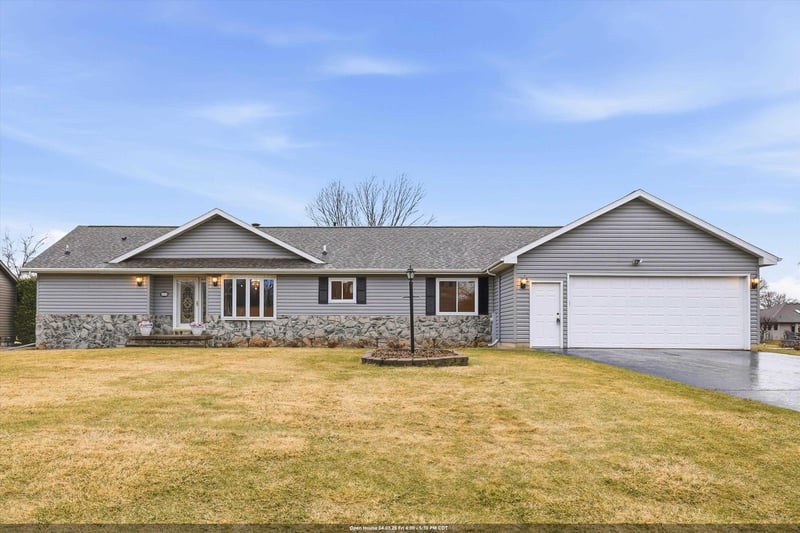5235 Chesapeake Ct, Oshkosh, WI 54901-0000