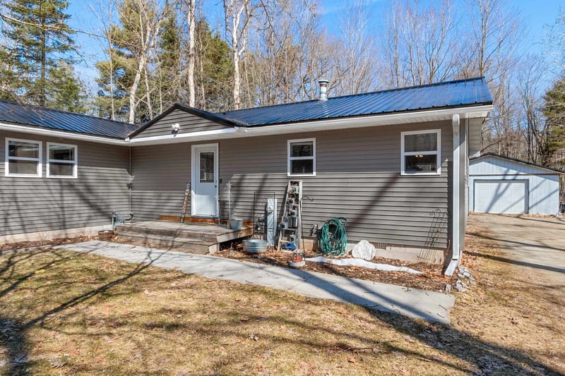 W6118 Lake Dr, Shawano, WI 54166