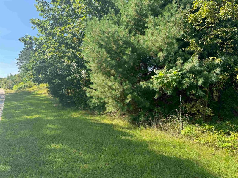 Lake Dr #35/36, Gresham, WI 54128