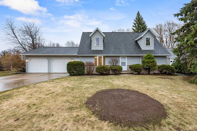 N9650 Darboy Dr, Appleton, WI 54915