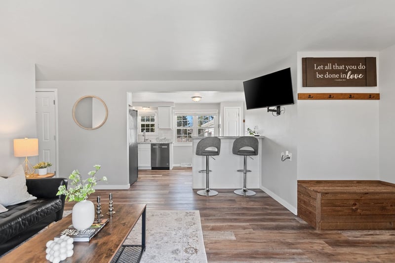 1914 Lilac Ln, Green Bay, WI 54302-2320