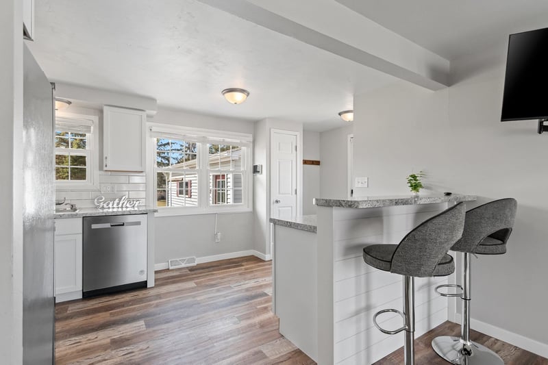 1914 Lilac Ln, Green Bay, WI 54302-2320