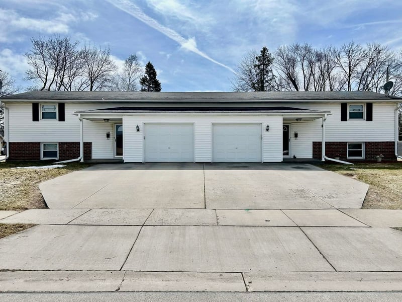 703 Helena St, De Pere, WI 54115-1153