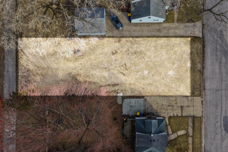 1329 Klaus St, Green Bay, WI 54302-2011