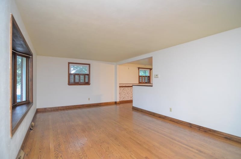 1321 Wiesner St, Green Bay, WI 54304-2825