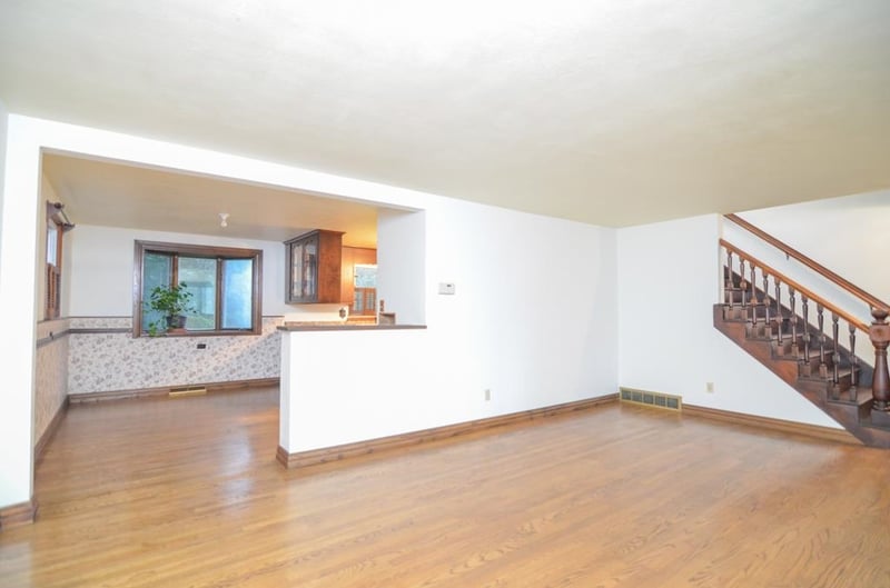 1321 Wiesner St, Green Bay, WI 54304-2825