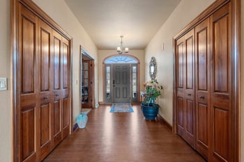 1055 Zacher Dr, Oshkosh, WI 54901