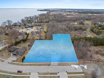 1055 Zacher Dr, Oshkosh, WI 54901