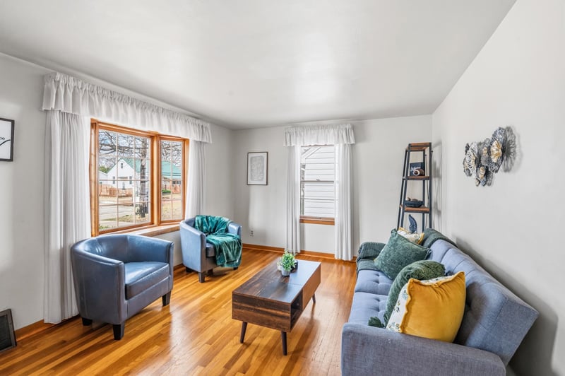 344 Coolidge St, Green Bay, WI 54301-1618