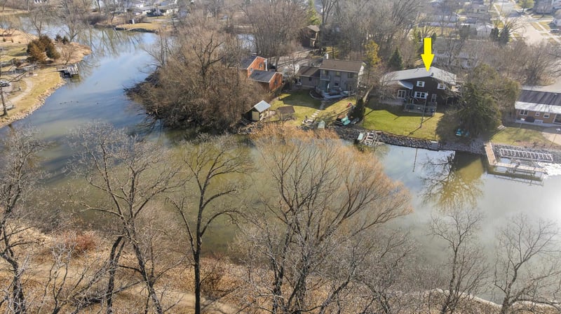 909 Brookwood Ct, Oshkosh, WI 54902