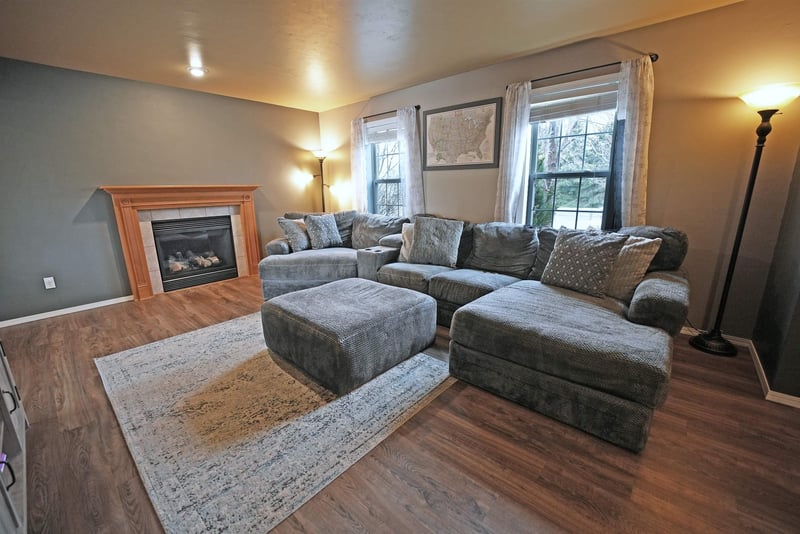 508 Highland Meadow Trl, Pulaski, WI 54162-9018