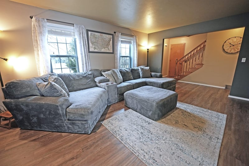 508 Highland Meadow Trl, Pulaski, WI 54162-9018