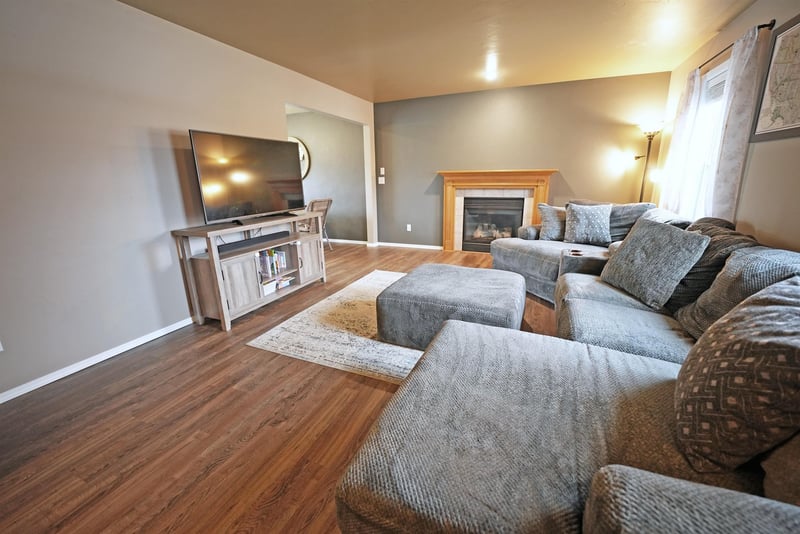 508 Highland Meadow Trl, Pulaski, WI 54162-9018