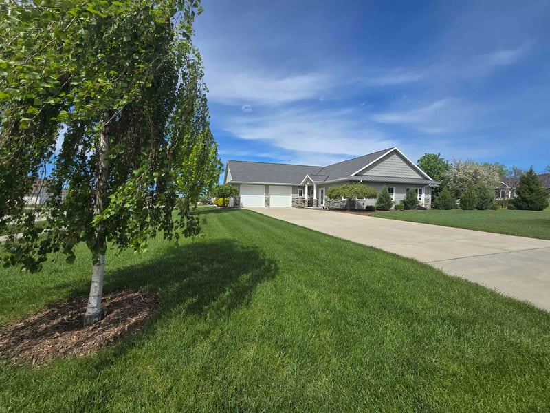 1441 Ava Hope Ct, De Pere, WI 54115