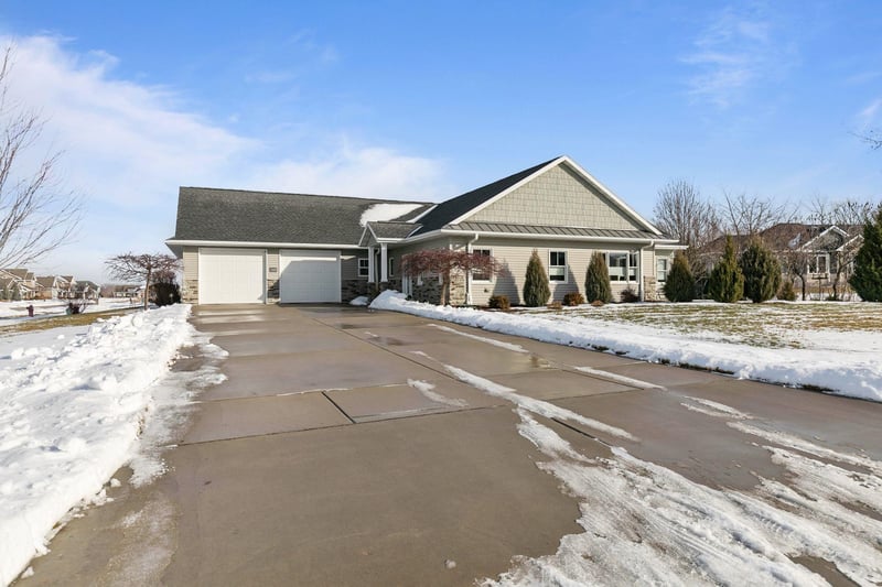 1441 Ava Hope Ct, De Pere, WI 54115