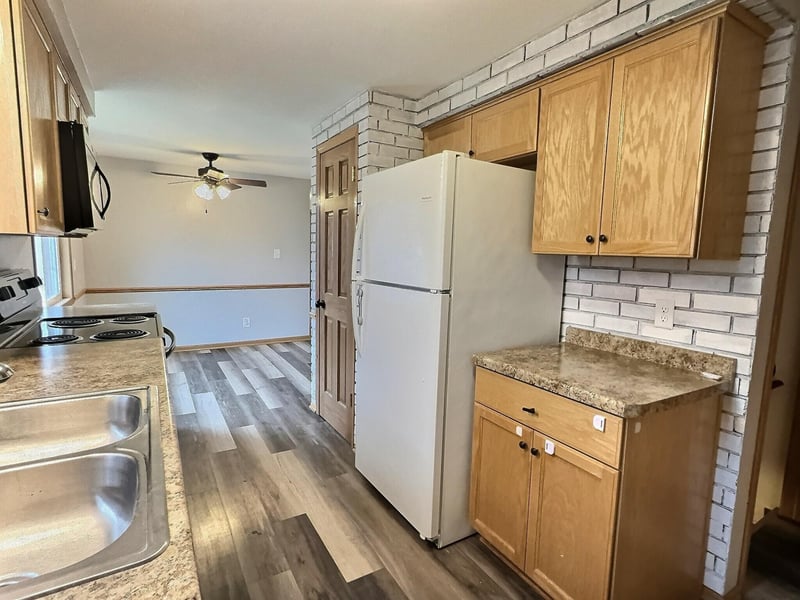 1706 Winchester Ave, Oshkosh, WI 54901