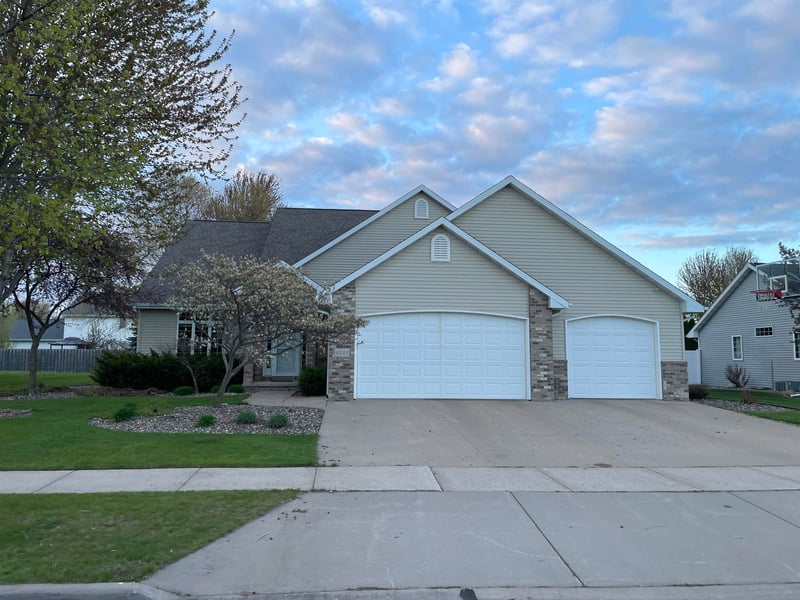 4226 Appleseed Dr, Appleton, WI 54913