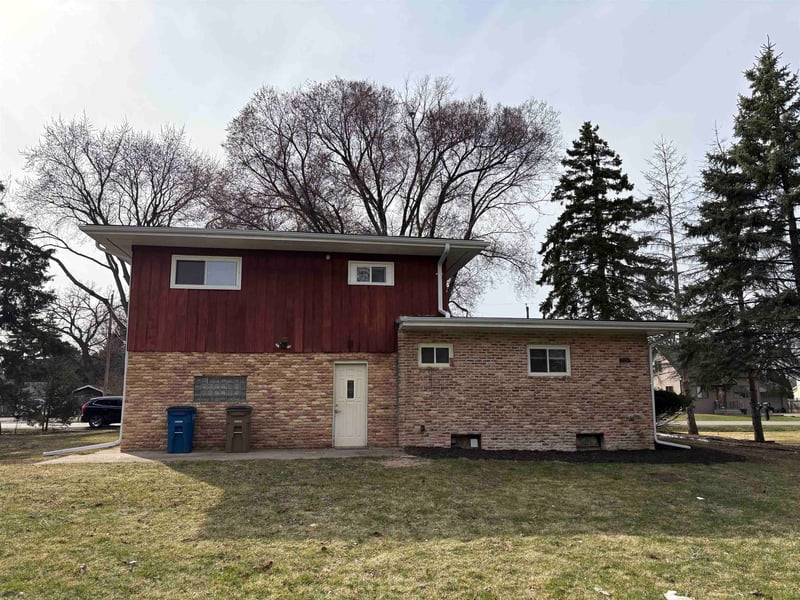 1320 Sheboygan St, Oshkosh, WI 54904