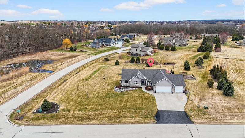 3586 Grand Meadows Crossing, Neenah, WI 54956