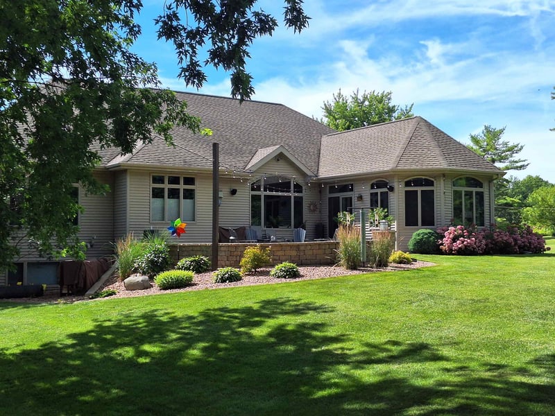 1844 Imperial Rd, Oshkosh, WI 54904