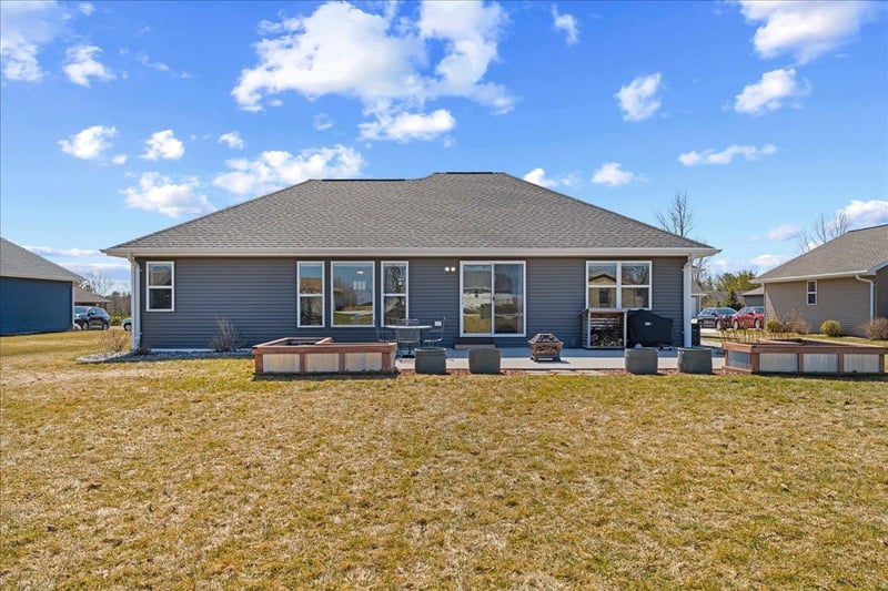 278 Brookview Dr, Luxemburg, WI 54217