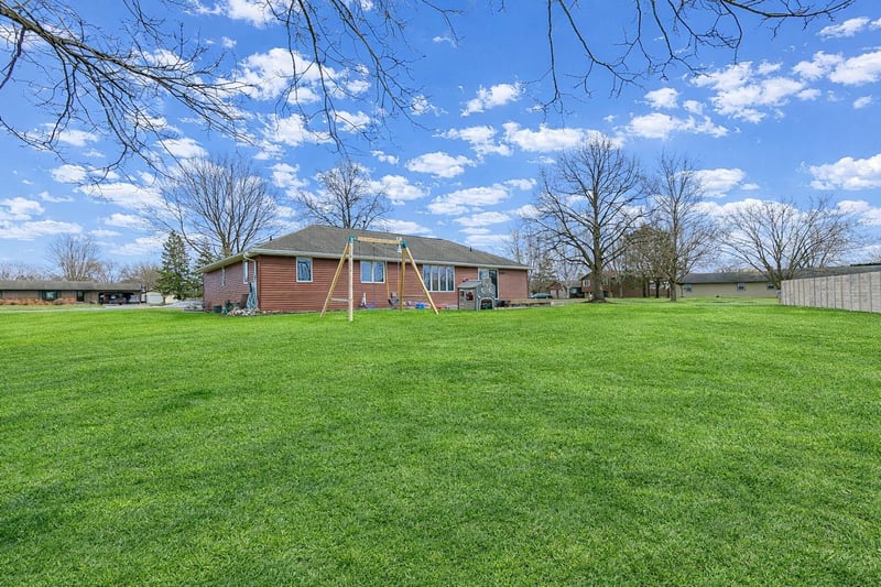 1833 Mac Ct, Green Bay, WI 54311